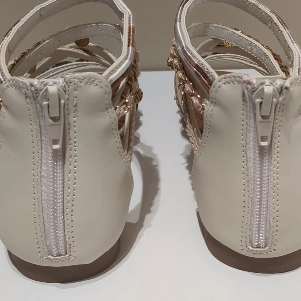 Women's Gladiator Sandals - Picture 2 of 4